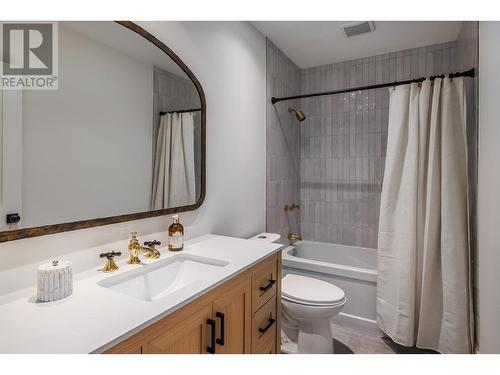 4246 Eso Court, Kelowna, BC - Indoor Photo Showing Bathroom