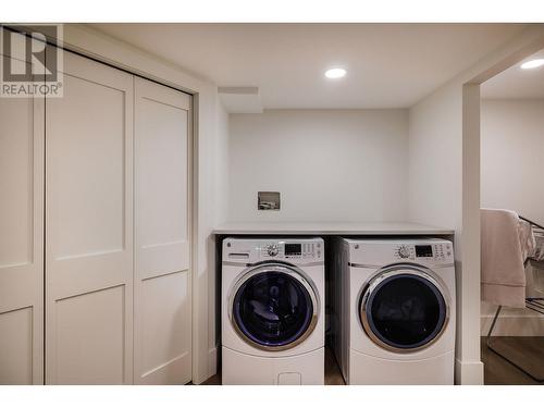 4246 Eso Court, Kelowna, BC - Indoor Photo Showing Laundry Room