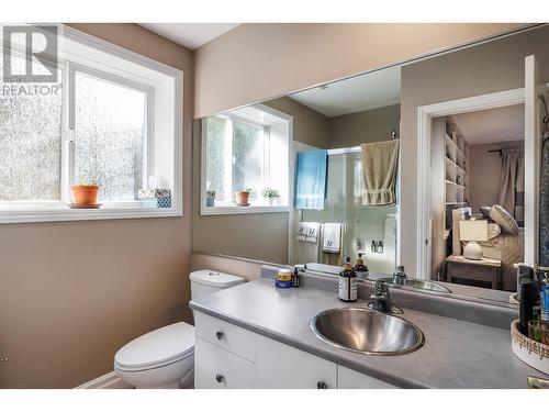 4246 Eso Court, Kelowna, BC - Indoor Photo Showing Bathroom