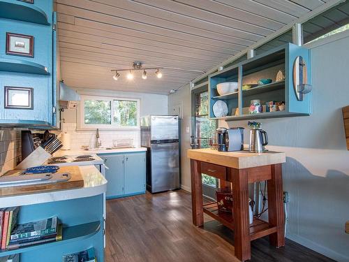 9224 Ardmore Dr, North Saanich, BC - Indoor Photo Showing Kitchen