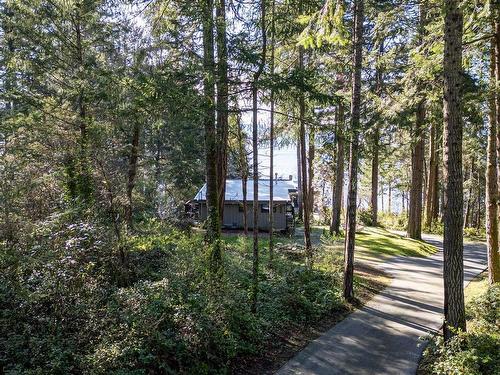 9224 Ardmore Dr, North Saanich, BC - Outdoor