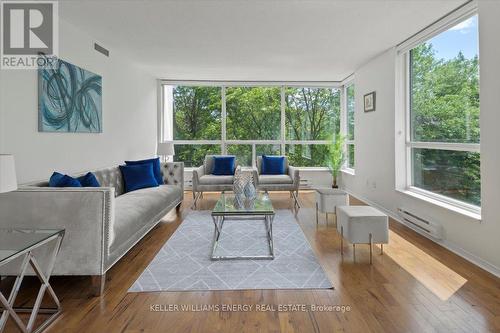 312 - 4727 Sheppard Avenue E, Toronto, ON - Indoor Photo Showing Living Room