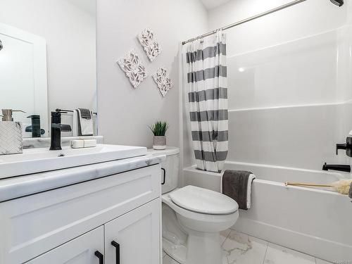 132-600 Ninth St, Nanaimo, BC - Indoor Photo Showing Bathroom