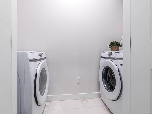 132-600 Ninth St, Nanaimo, BC - Indoor Photo Showing Laundry Room