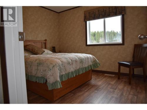 2305 Murray Road, Quesnel, BC - Indoor Photo Showing Bedroom