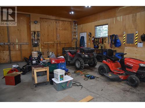 2305 Murray Road, Quesnel, BC - Indoor Photo Showing Garage