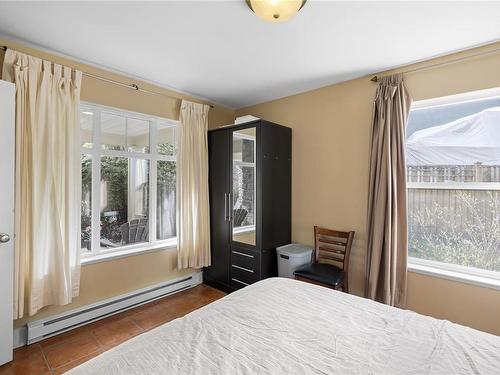 692 Abernathy Pl, Parksville, BC - Indoor Photo Showing Bedroom