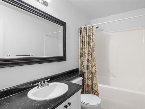 692 Abernathy Pl, Parksville, BC - Indoor Photo Showing Bathroom