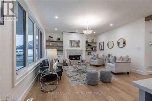 87 Allister Drive, Middlesex Centre (Kilworth), ON - Indoor Photo Showing Dining Room