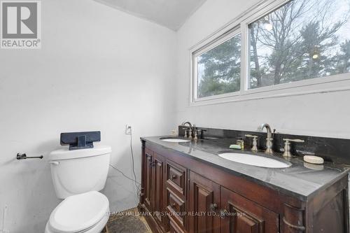 386 Queensborough Road, Tweed, ON - Indoor Photo Showing Bathroom