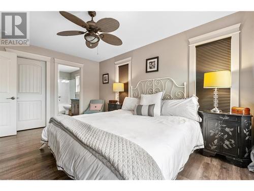 4400 Mclean Creek Road Unit# 201, Penticton, BC - Indoor Photo Showing Bedroom
