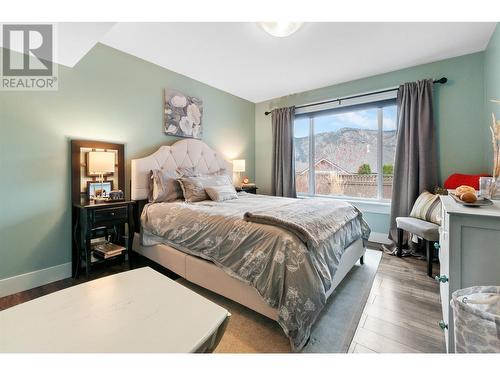 4400 Mclean Creek Road Unit# 201, Penticton, BC - Indoor Photo Showing Bedroom