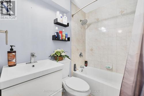 #209 -793 Colborne St, Brantford, ON - Indoor Photo Showing Bathroom