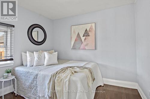 204 Bond St W, Oshawa, ON - Indoor Photo Showing Bedroom
