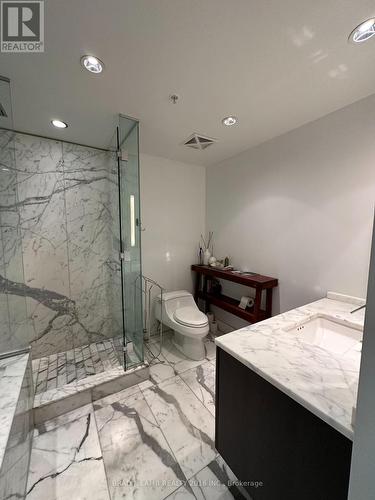 #4203 -180 University Ave, Toronto, ON - Indoor Photo Showing Bathroom
