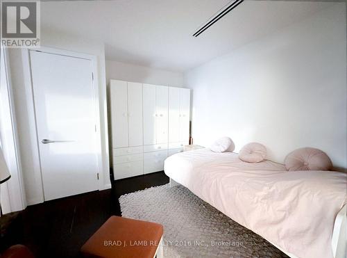4203 - 180 University Avenue, Toronto, ON - Indoor Photo Showing Bedroom