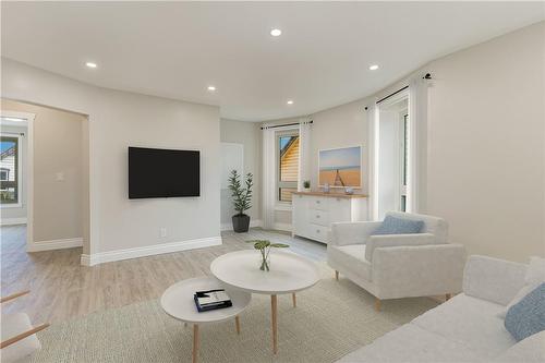 291 Emerald Street N|Unit #2Nd, Hamilton, ON - Indoor Photo Showing Living Room