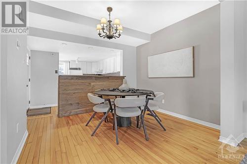 135 Upper Lorne Place, Ottawa, ON - Indoor Photo Showing Dining Room