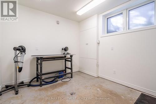 694 Centre Rd, Hamilton, ON - Indoor Photo Showing Other Room