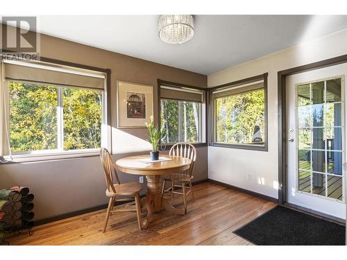 627 Grandview Bench Road Se, Salmon Arm, BC - Indoor Photo Showing Dining Room