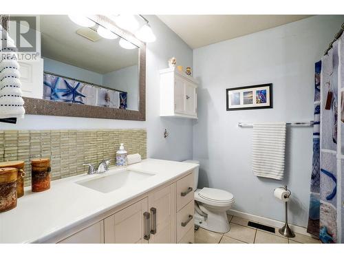 627 Grandview Bench Road Se, Salmon Arm, BC - Indoor Photo Showing Bathroom