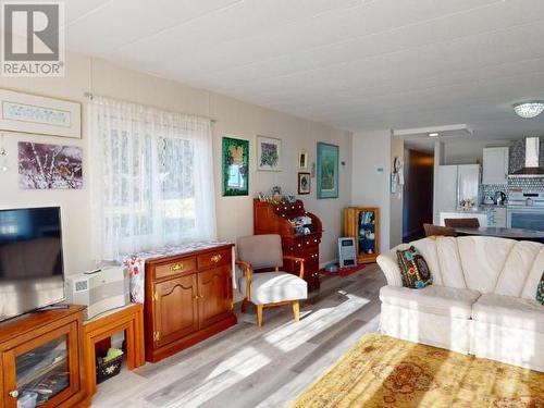 3-4500 Claridge Road, Powell River, BC - Indoor Photo Showing Living Room