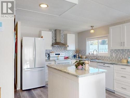 3-4500 Claridge Road, Powell River, BC - Indoor Photo Showing Kitchen