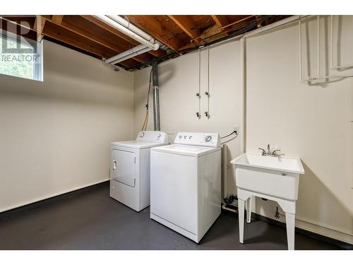 1681 28Th Avenue Ne, Salmon Arm, BC - Indoor Photo Showing Laundry Room