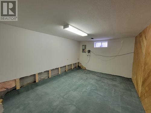 701 Kickbush Avenue, Keremeos, BC - Indoor Photo Showing Other Room