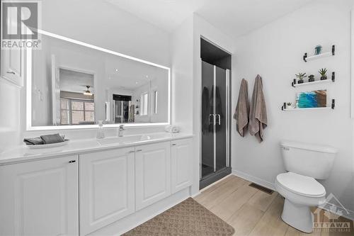 28 Sherring Crescent, Kanata, ON - Indoor Photo Showing Bathroom