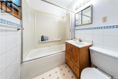 1525 Edward Avenue, Saskatoon, SK - Indoor Photo Showing Bathroom