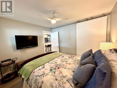 815 11Th Avenue Unit# 4, Keremeos, BC - Indoor Photo Showing Bedroom