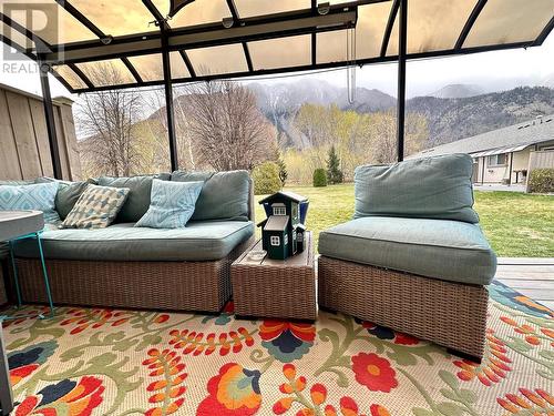 815 11Th Avenue Unit# 4, Keremeos, BC - Outdoor With Exterior