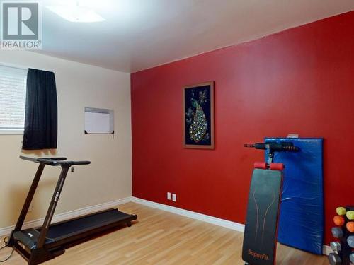 5930 Mowat Ave, Powell River, BC - Indoor Photo Showing Gym Room