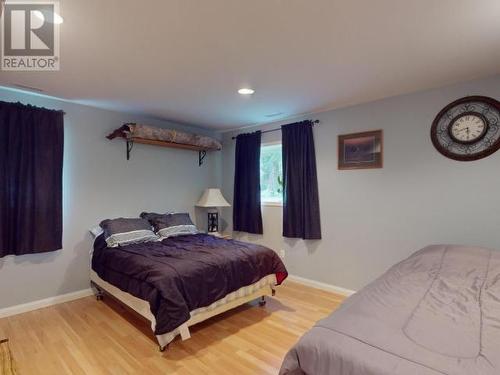 5930 Mowat Ave, Powell River, BC - Indoor Photo Showing Bedroom