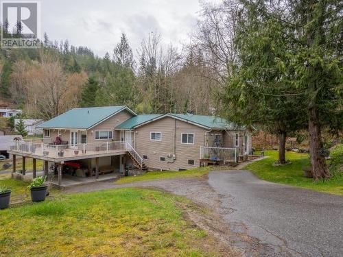 5930 Mowat Ave, Powell River, BC - Outdoor With Deck Patio Veranda