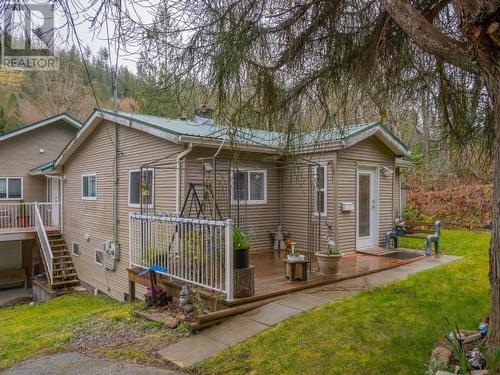 5930 Mowat Ave, Powell River, BC - Outdoor