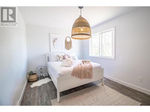 1671 Lindsay Drive, Kelowna, BC - Indoor Photo Showing Bedroom