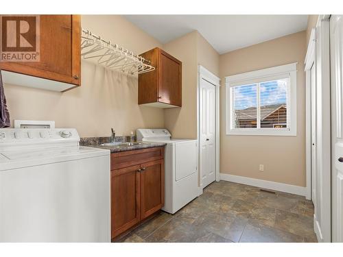 520 Whitecourt Place, Vernon, BC - Indoor Photo Showing Laundry Room