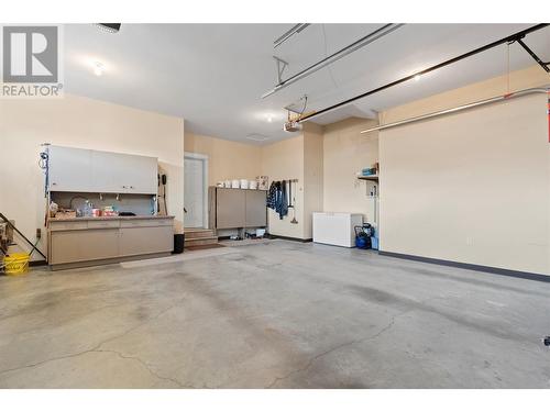 520 Whitecourt Place, Vernon, BC - Indoor Photo Showing Garage