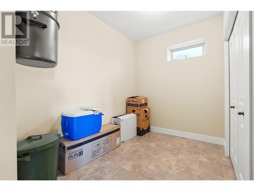 520 Whitecourt Place, Vernon, BC - Indoor Photo Showing Other Room