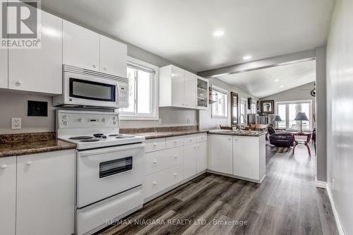 12281 Lakeshore Road, Wainfleet, ON - Indoor Photo Showing Kitchen