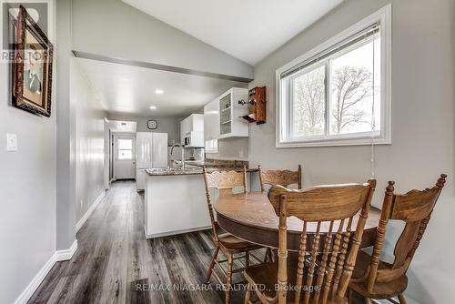 12281 Lakeshore Road, Wainfleet, ON - Indoor Photo Showing Dining Room