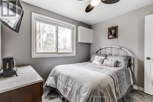 12281 Lakeshore Road, Wainfleet, ON - Indoor Photo Showing Bedroom