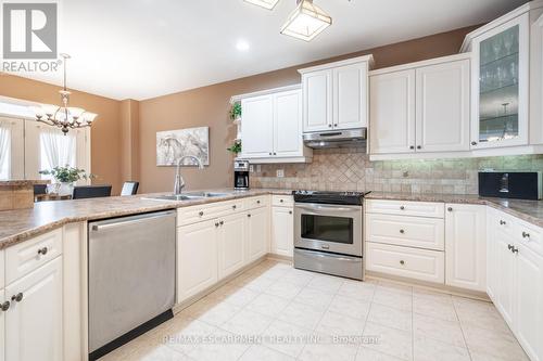 5 Maryheather Cres, Hamilton, ON - Indoor Photo Showing Kitchen With Double Sink