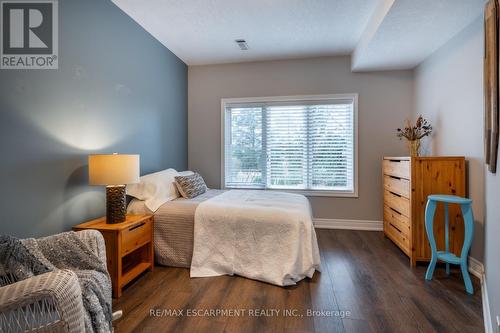 5 Maryheather Cres, Hamilton, ON - Indoor Photo Showing Bedroom