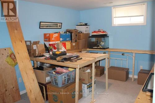 42 Mitchellview Road, Kawartha Lakes, ON - Indoor Photo Showing Bedroom