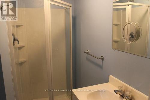 42 Mitchellview Rd, Kawartha Lakes, ON - Indoor Photo Showing Bathroom