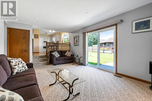 337 Barrick Road, Port Colborne, ON - Indoor Photo Showing Living Room