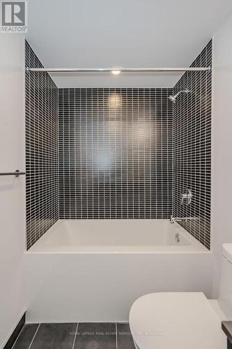 522 - 1 Jarvis Street, Hamilton, ON - Indoor Photo Showing Bathroom